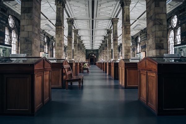 Musée de Londres : bibliothèque.